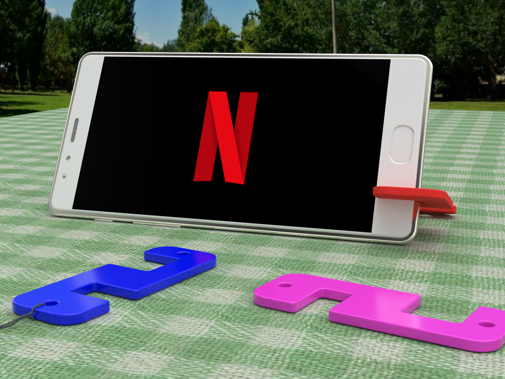 Simple Keychain Phone Holder - Movie Helper