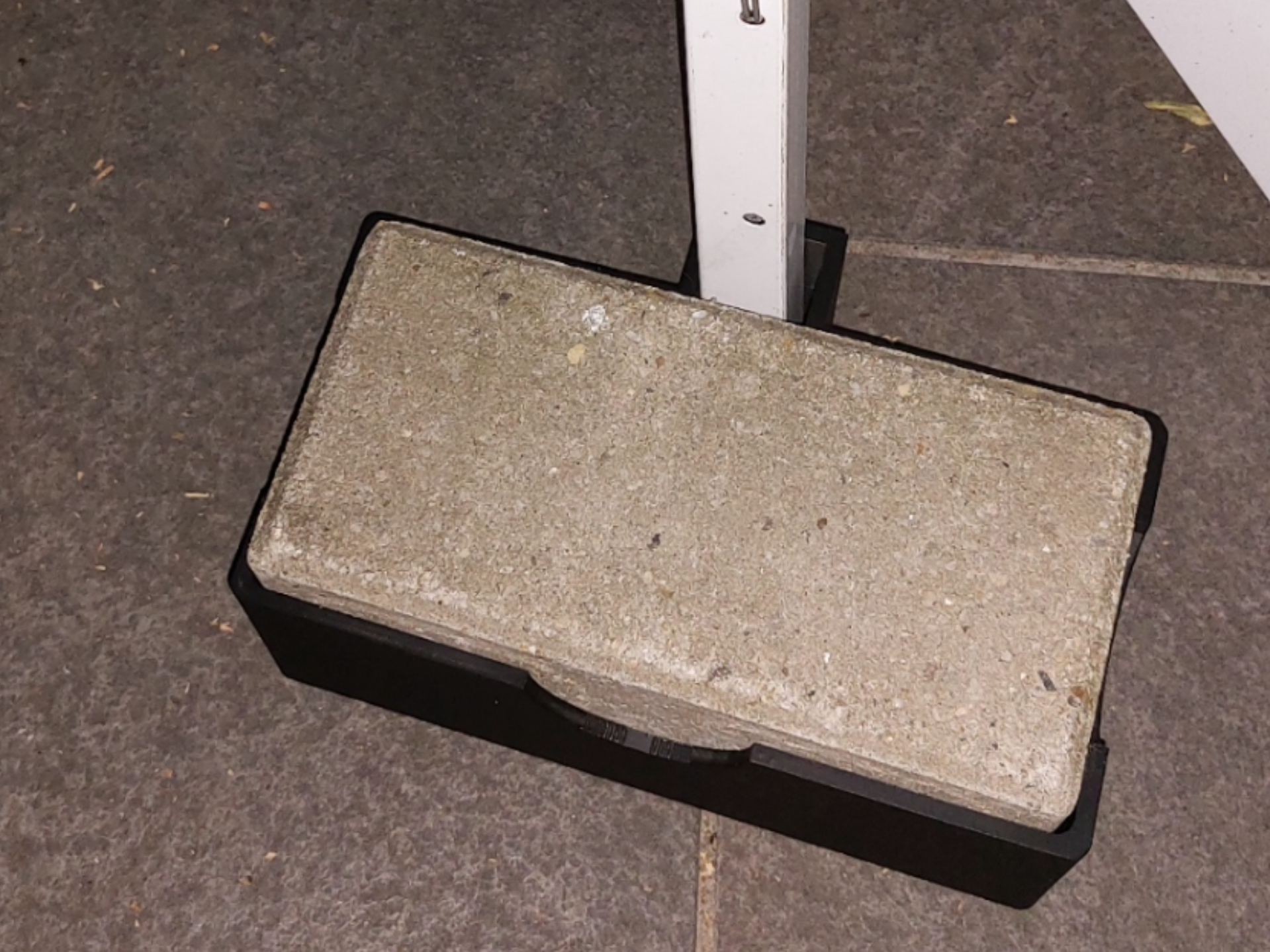 Brick Holder for Tent Leg – Wind Anchor