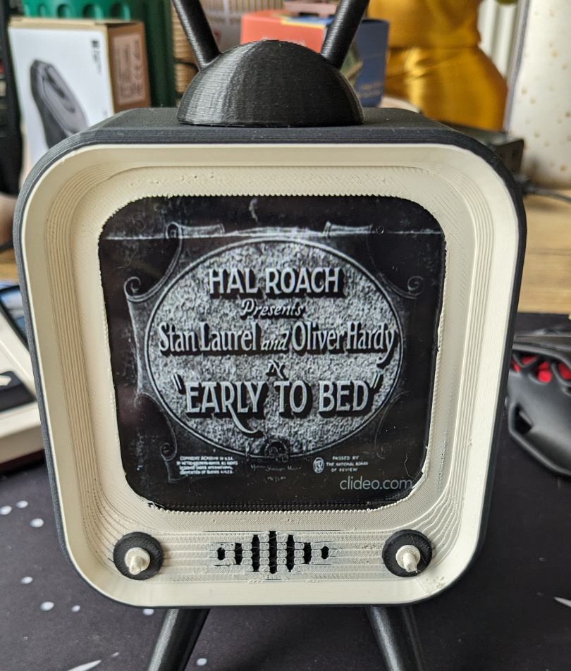 Retro style TV case for 4inch Waveshare screen
