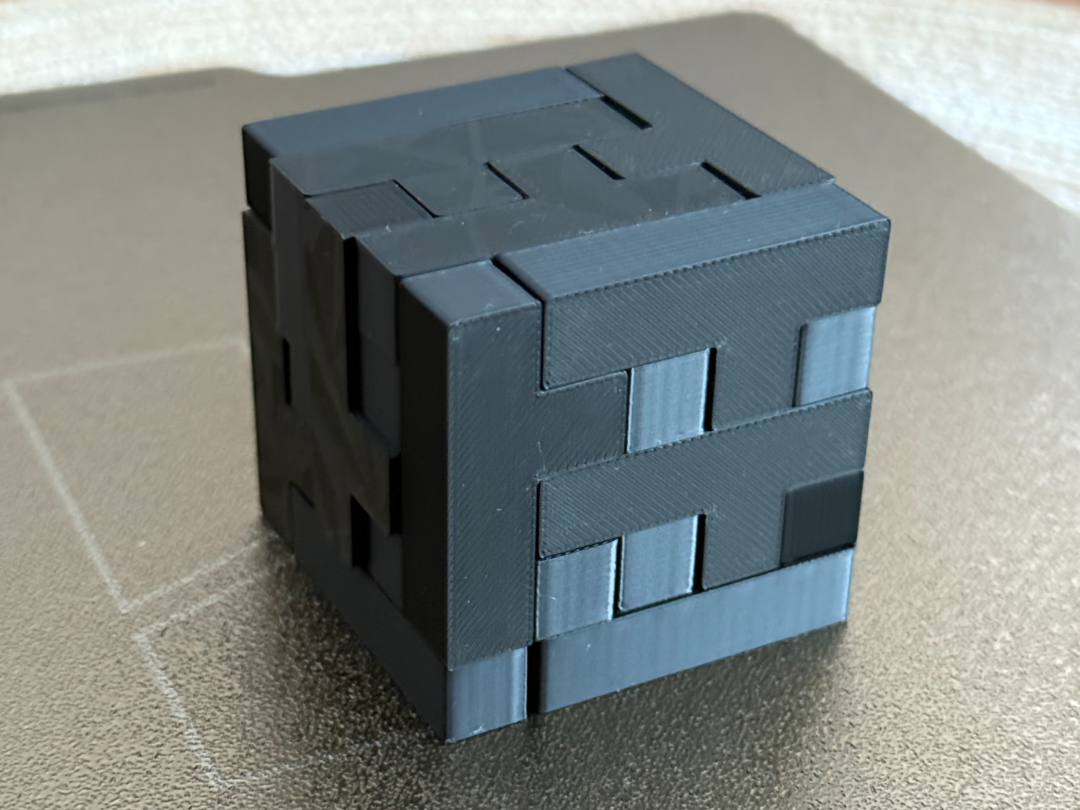 3D-Puzzle-Würfel aus T-Teilen