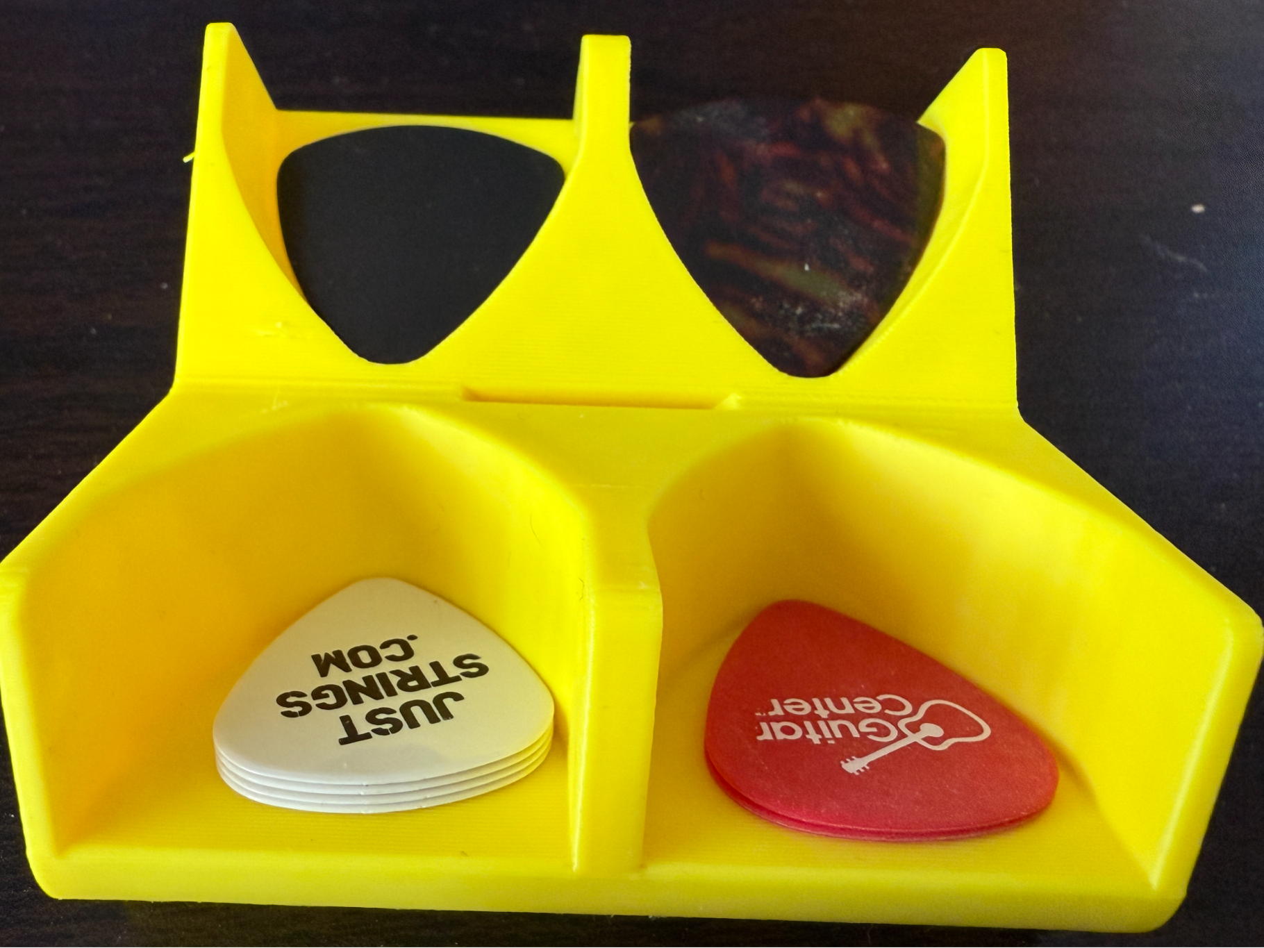 Guitar Pick holder - Triangular picks