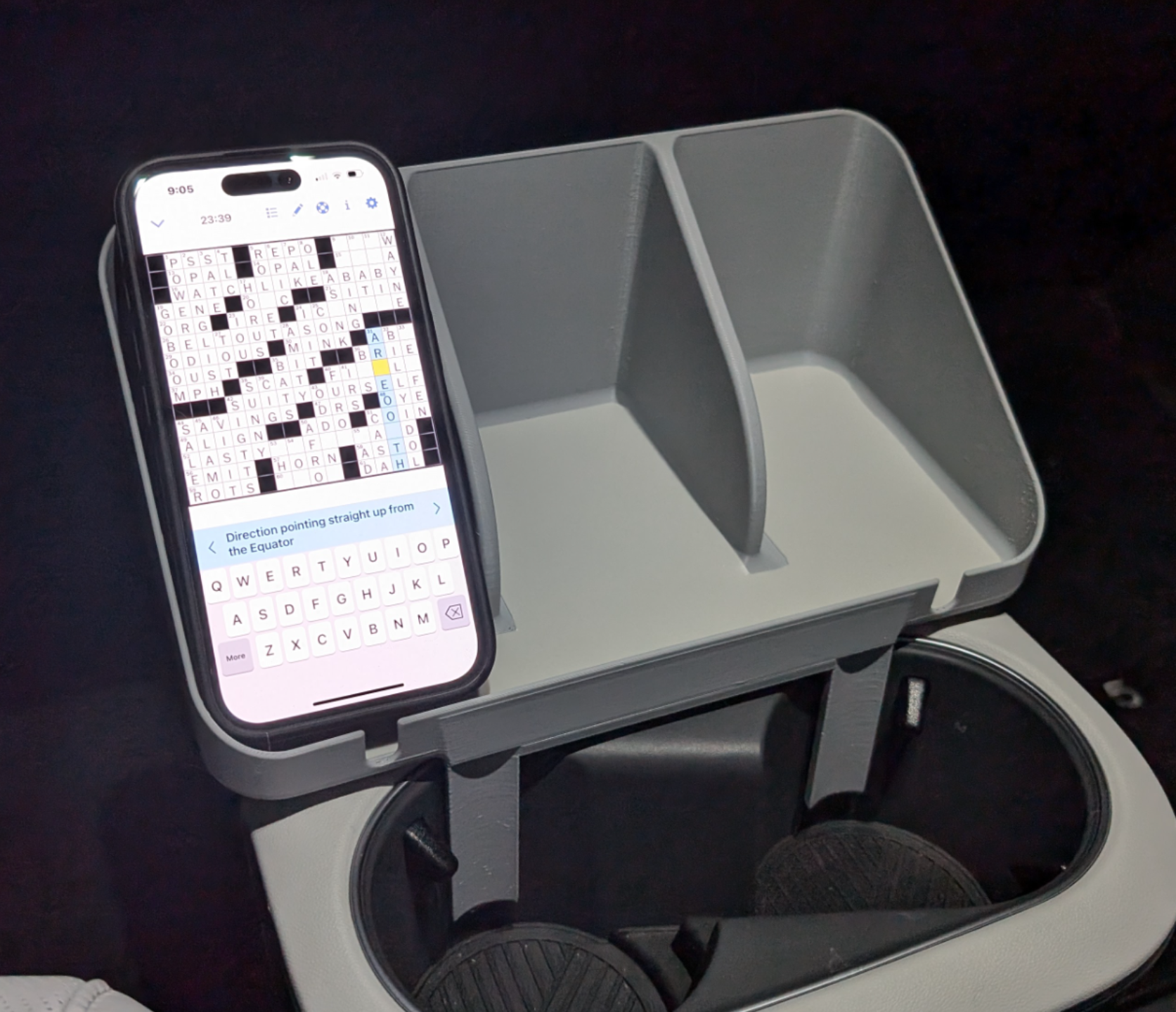 Ioniq 5 cupholder phone tray