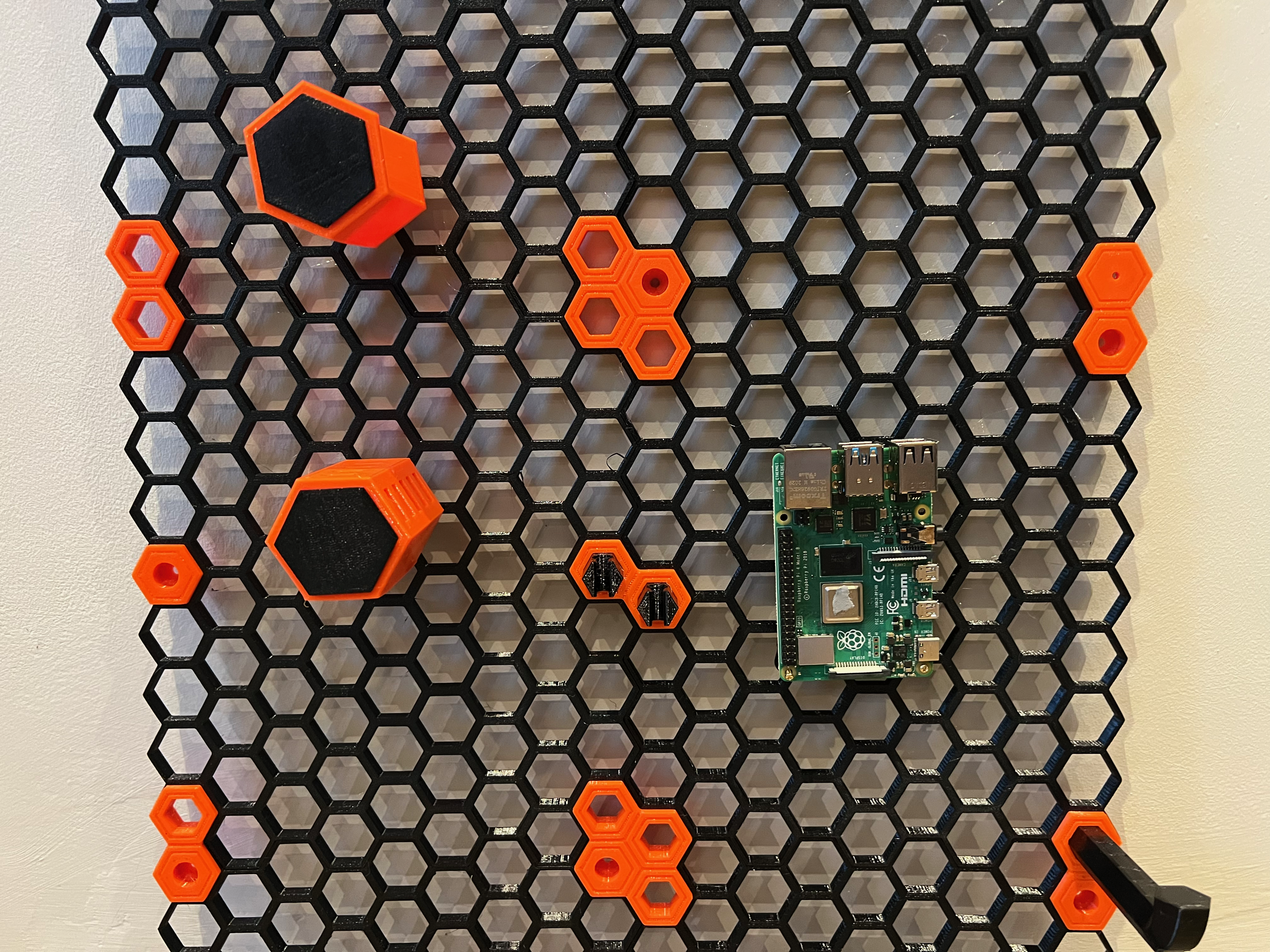 Raspberry Pi mount for Honeycomb Storage Wall