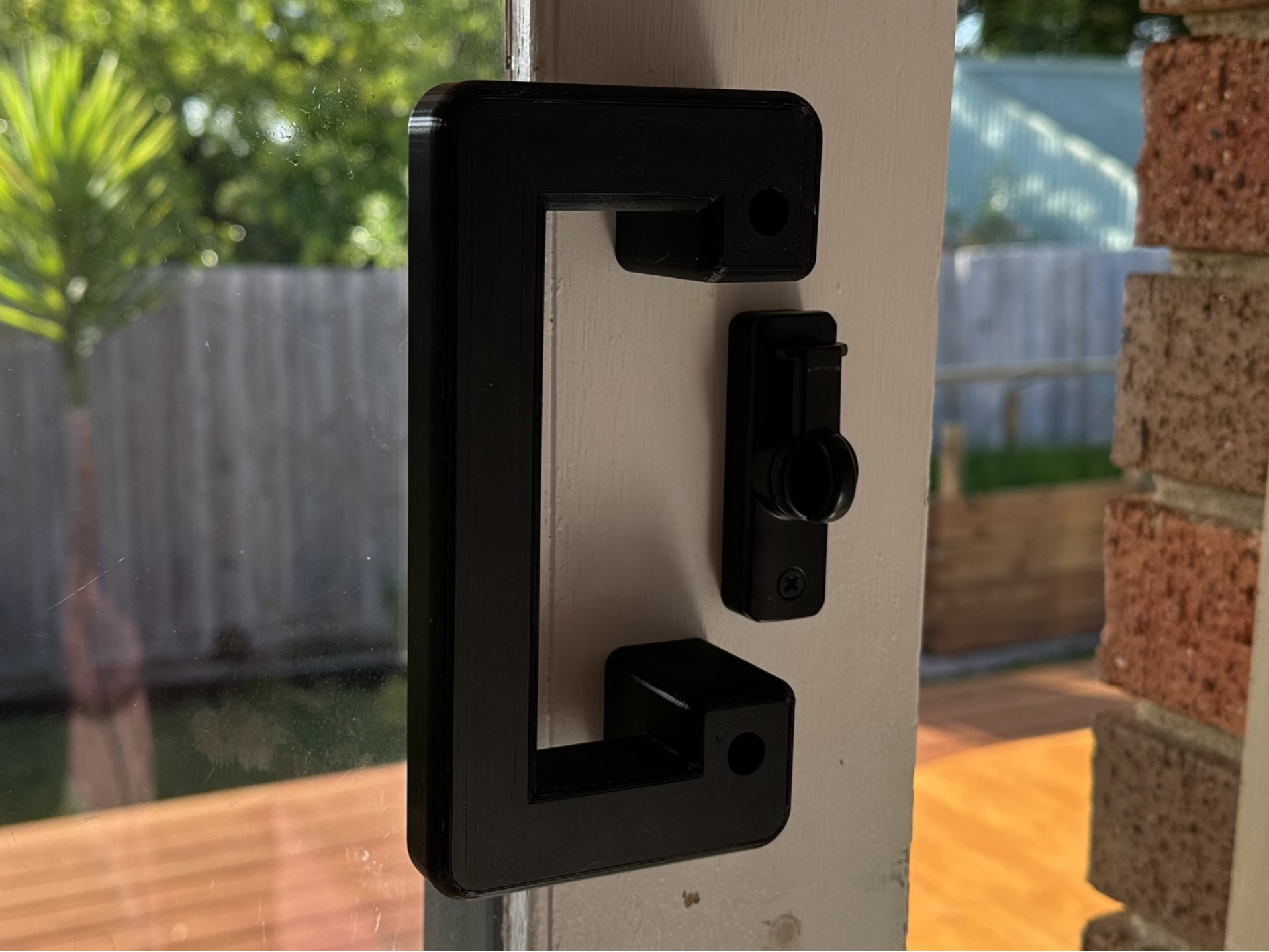 Sliding door handle - C shaped