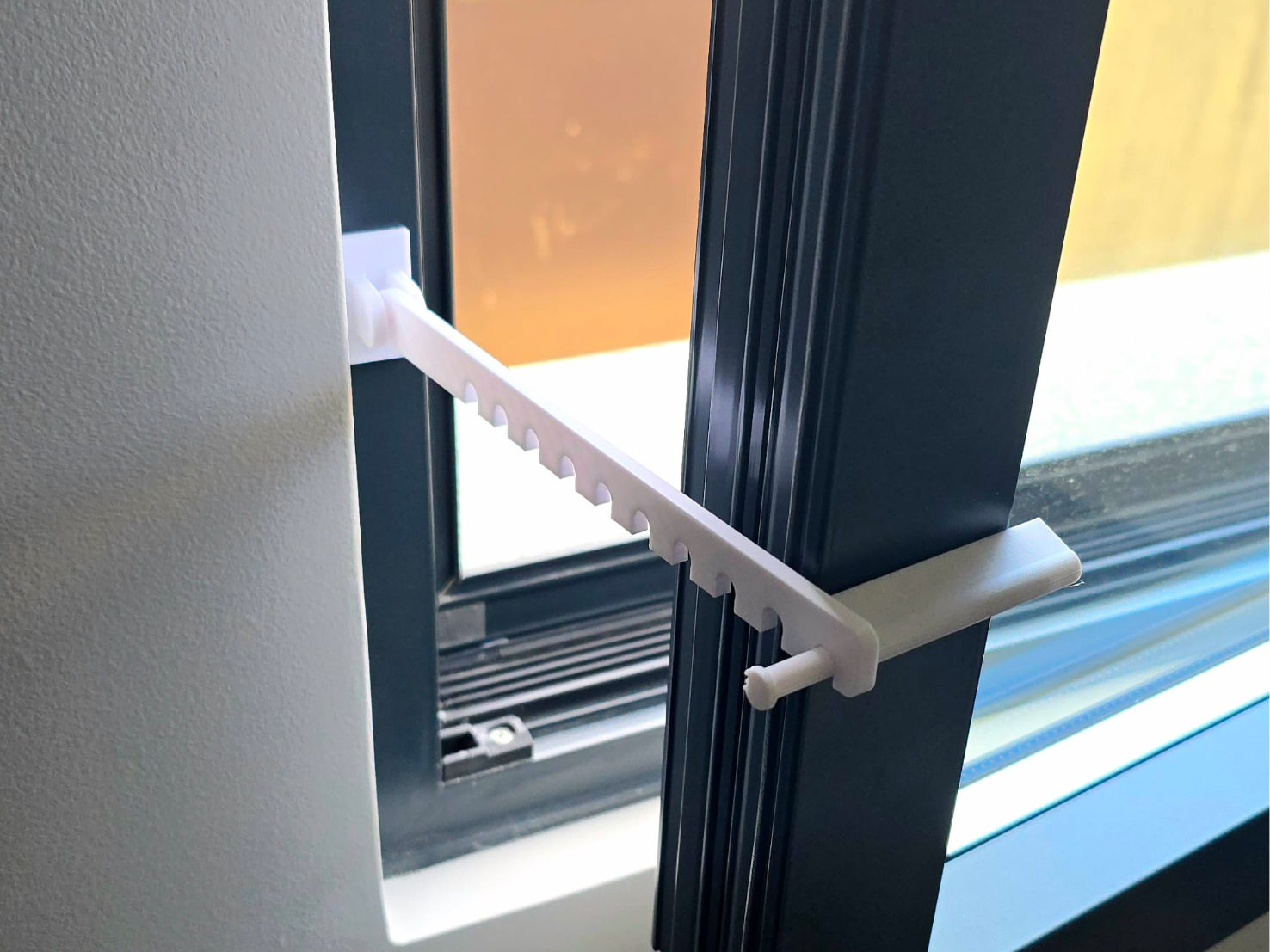 Window Holder (Hinge Type)
