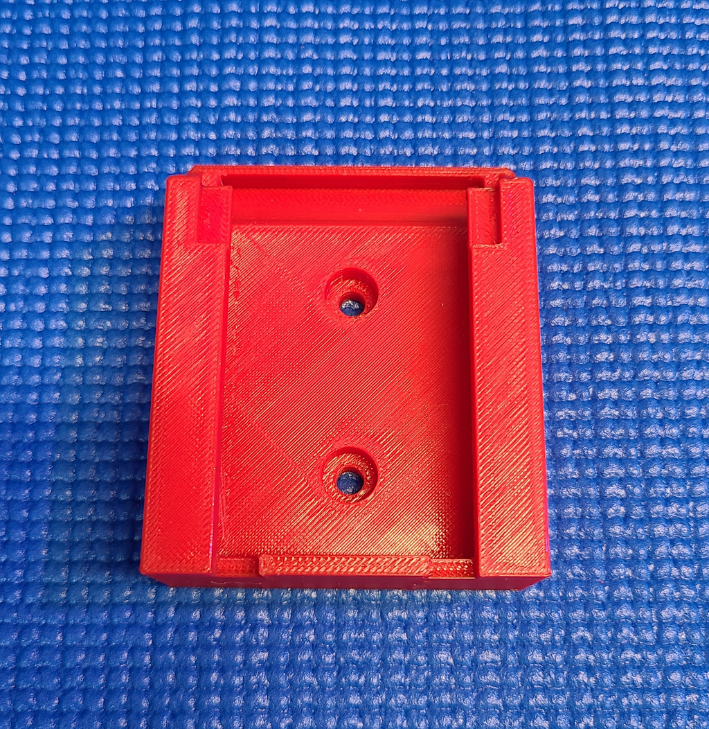 Black and Decker 20V Locking Battery Wall Mount