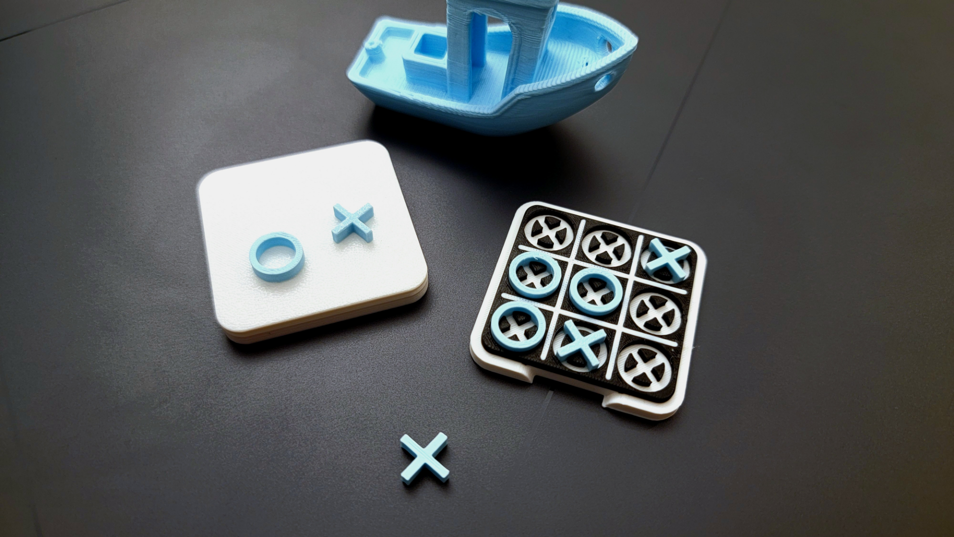 World's Smallest TicTacToe - 40mmx40mm Playable