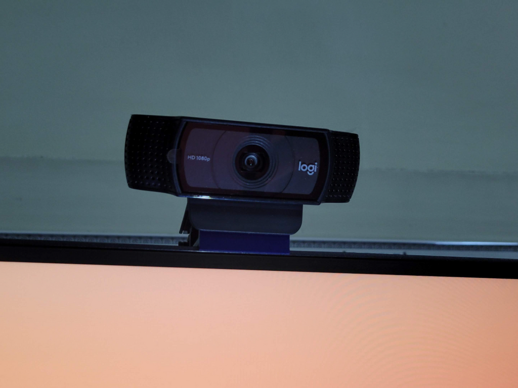 Webcam raiser for LG 27UP850 monitor