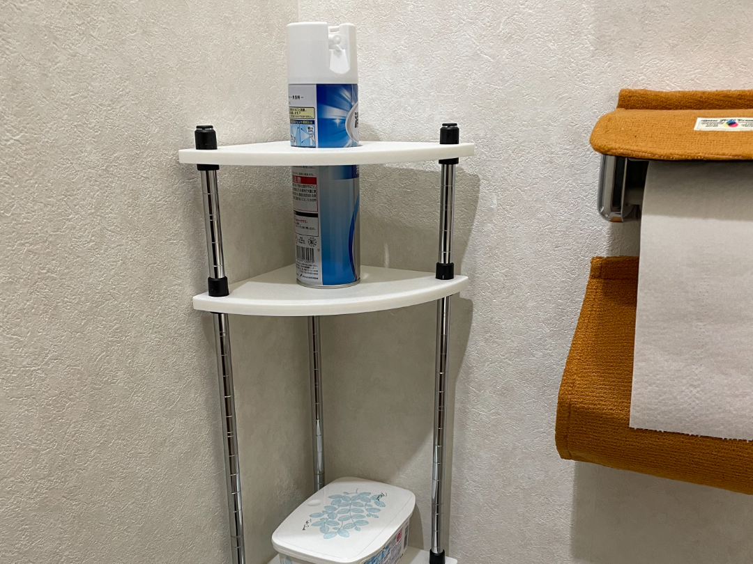 Toilet tripod rack