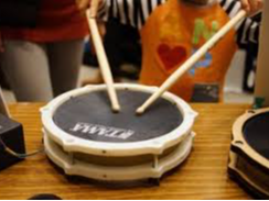 Mini drum set with sticks (NO SUPPORT)