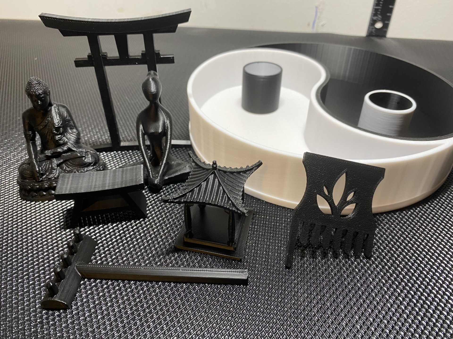 Yin Yang Zen Garden With Accessories And Lid
