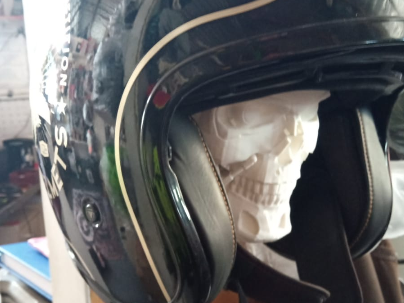 T-800 helmet holder