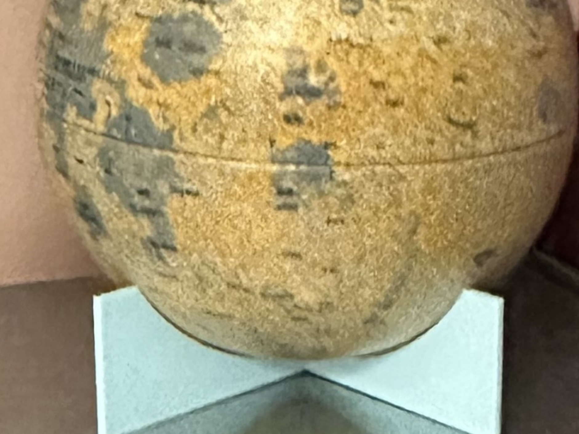 Simple Globe Stand