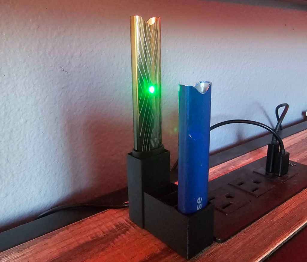 Vuse Alto Charger and Battery holder 3 slot