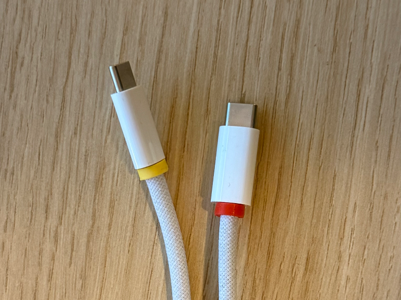 Clip for Apple 240W USB-C Charge Cable (2 m)