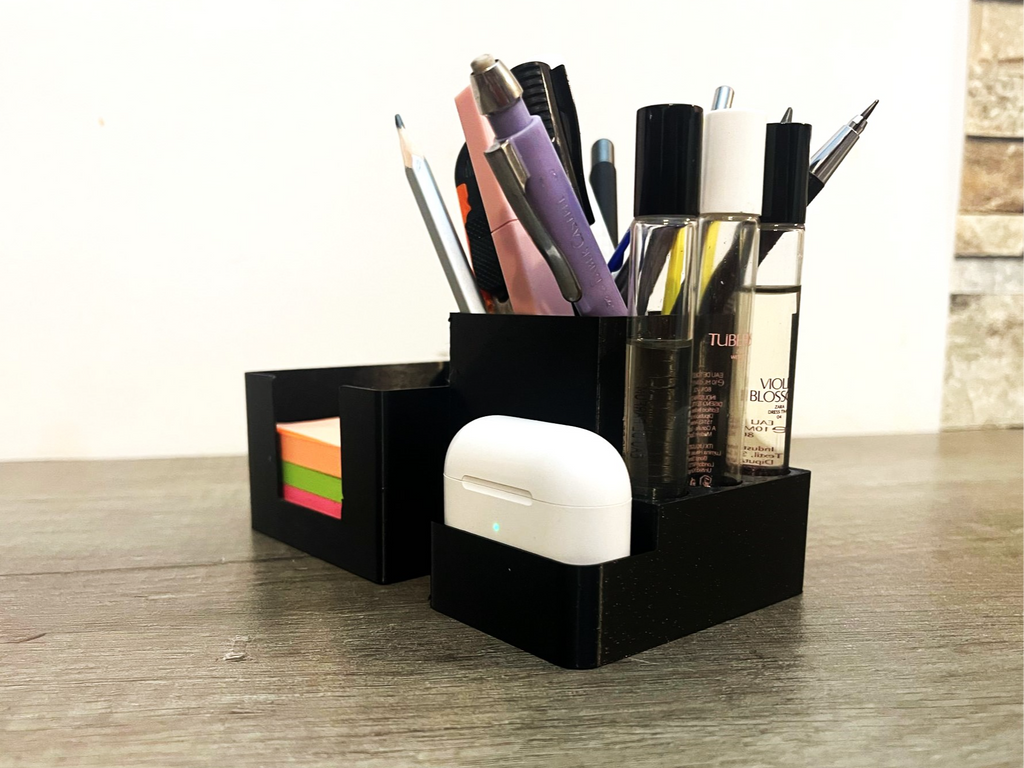 Desk organizer: sticky notes, airpods and more
