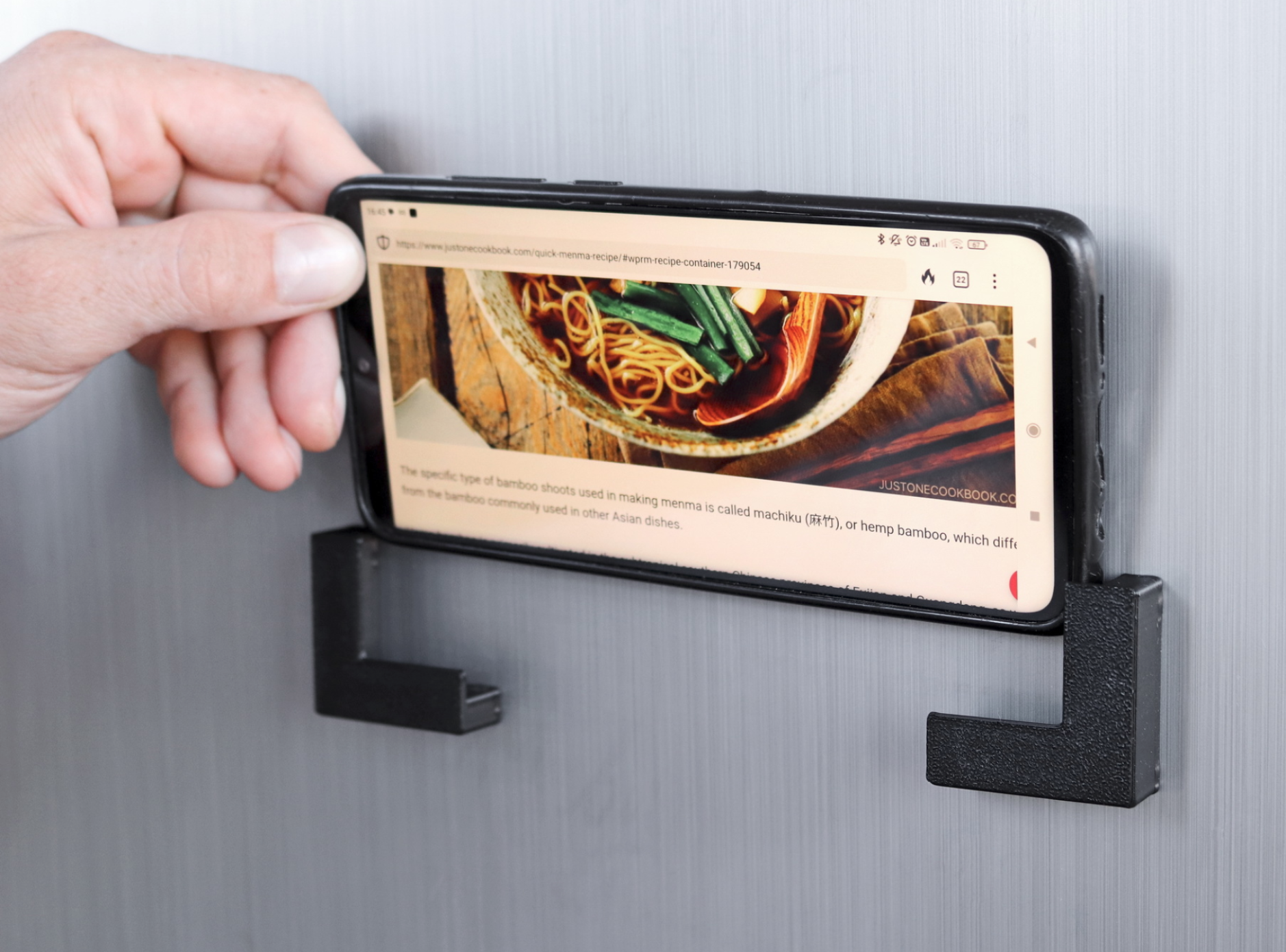 Adjustable Magnetic Phone / tablet Holder