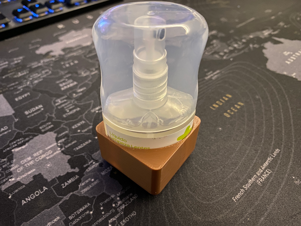 Glasses cleaning spray holder Gridfinity