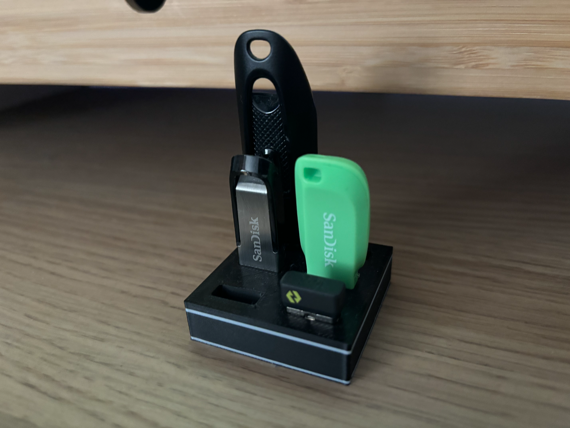 Simple USB Holder
