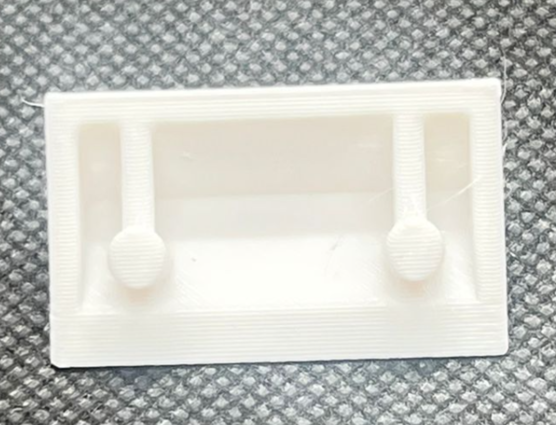 Cockspur window clip