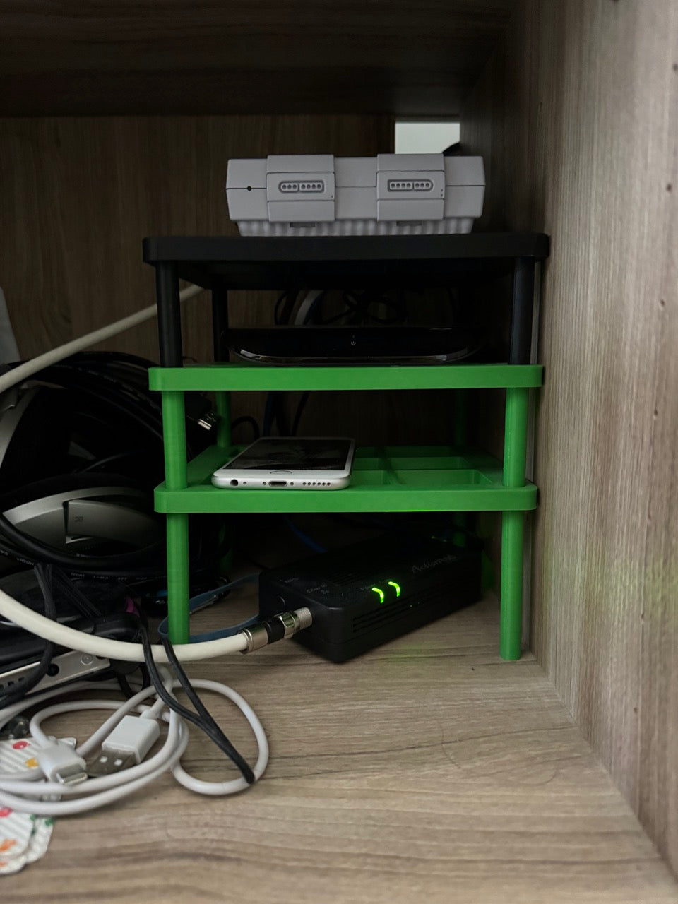 Stackable shelf