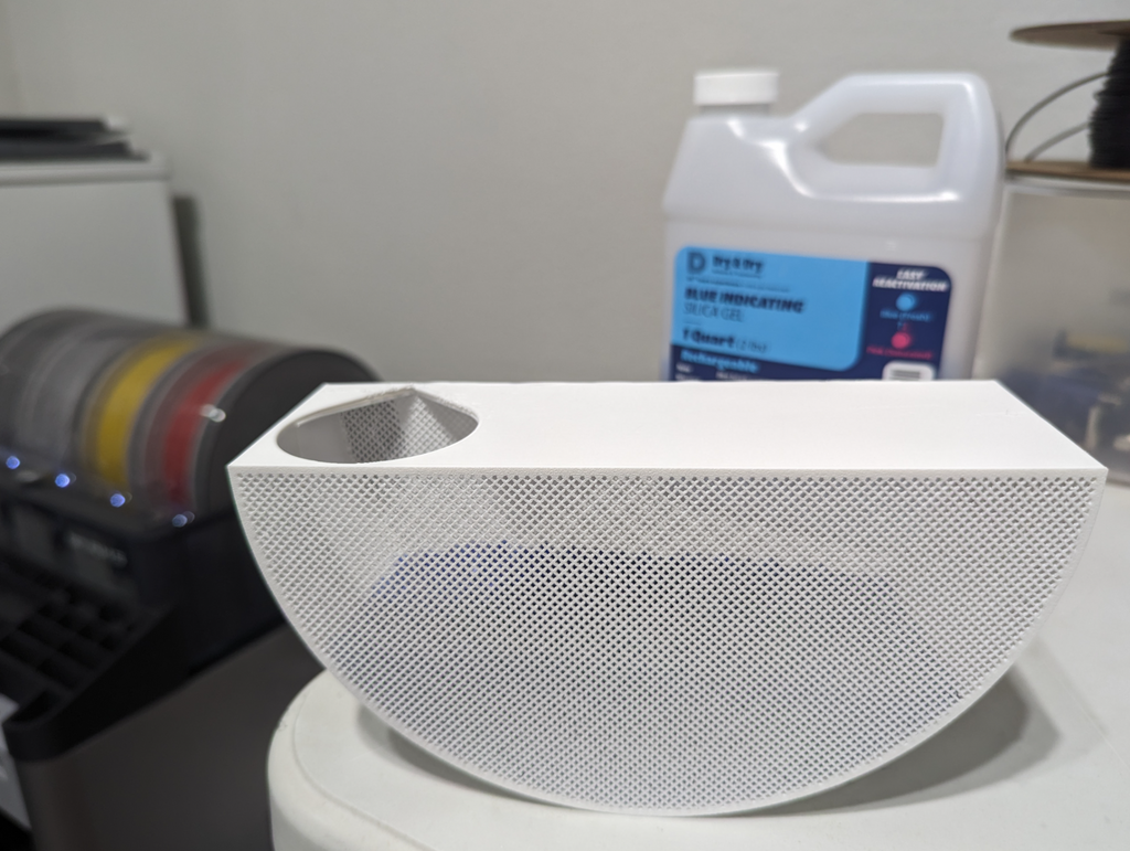 Minimalist Desiccant Basket