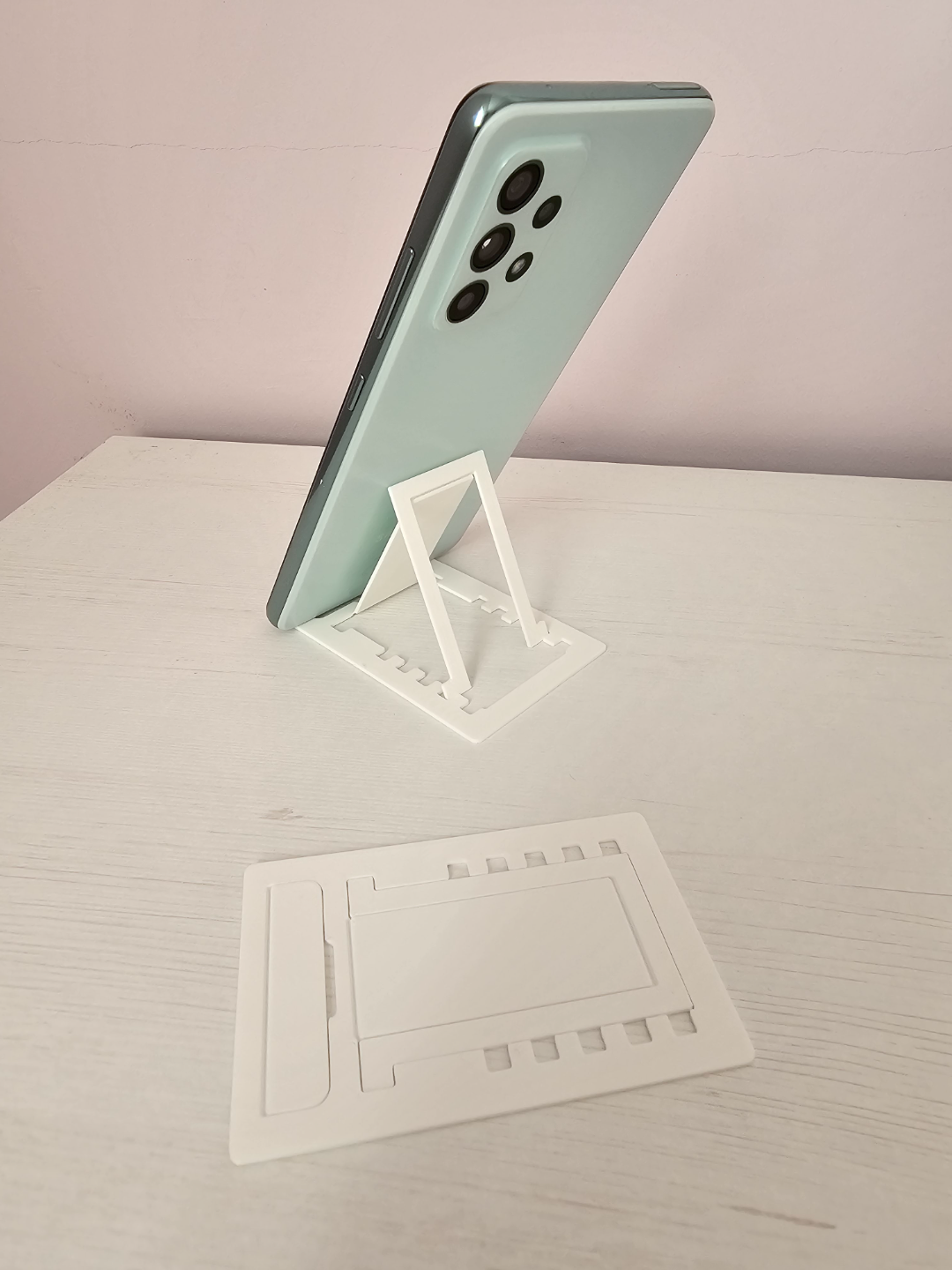 Card size phone stand