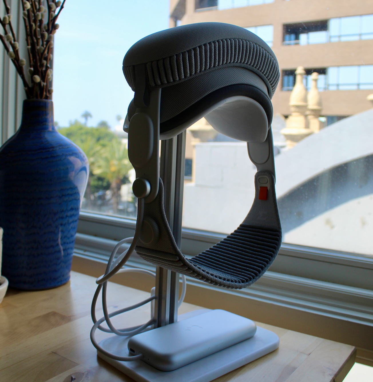 Apple Vision Pro Stand for 2020 Aluminum Extrusion