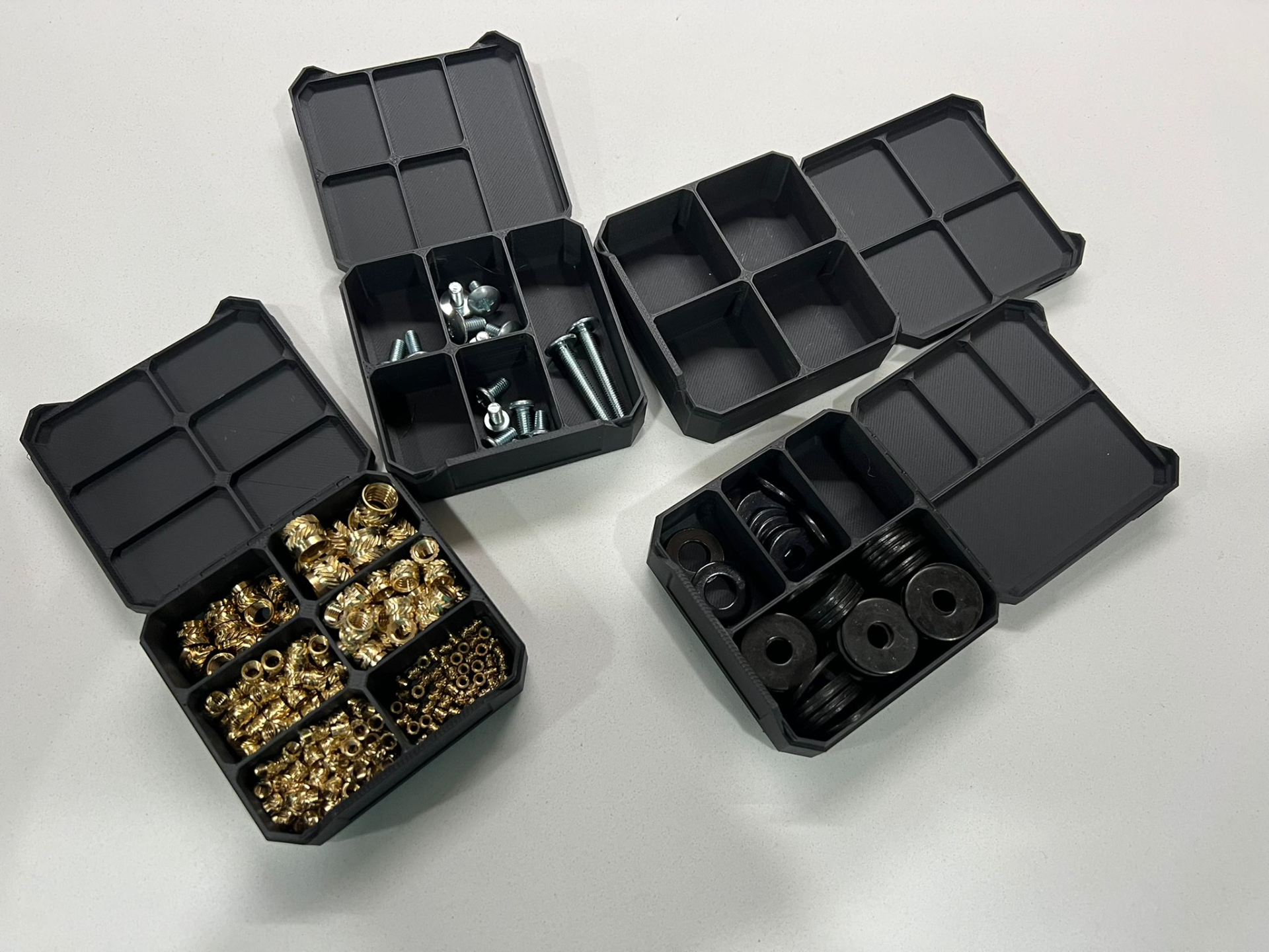 Configurable Clamshell Parts Box