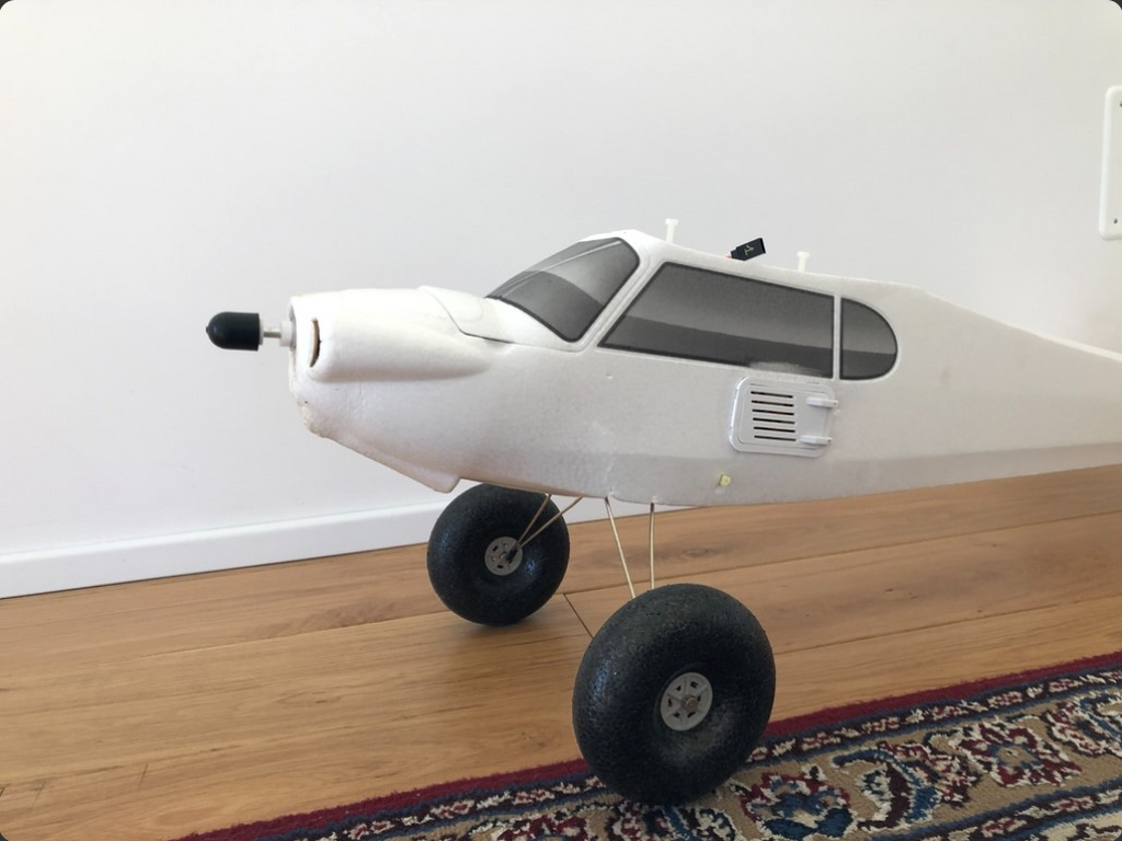 RC Plane FunCUB door battery
