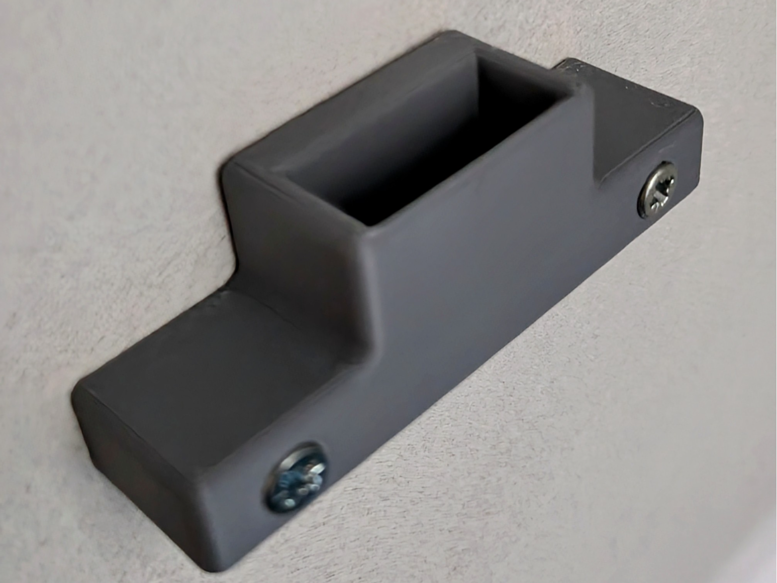 Wall mount for Akitas V8 cordless stick vacuum