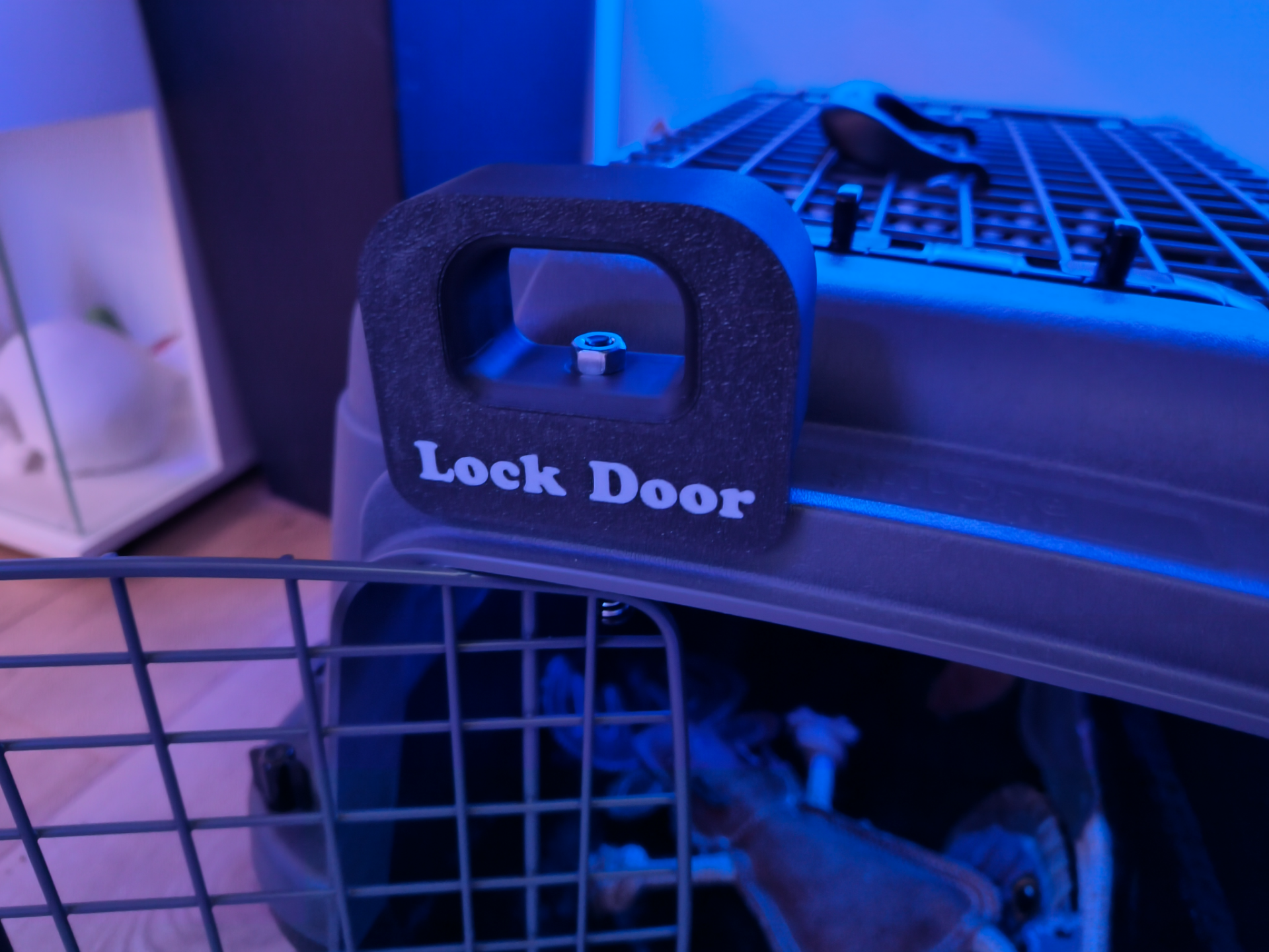 AniOne Dog Box Door Holder Pin