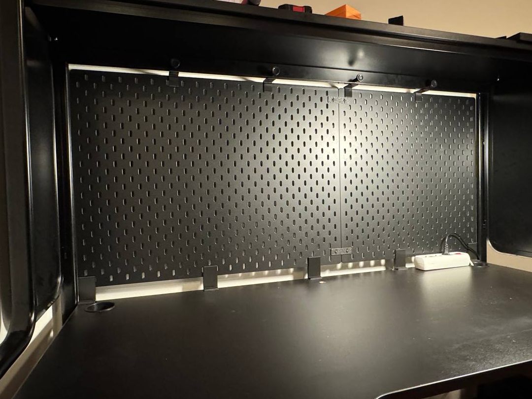 IKEA Skadis Fredde desk mount