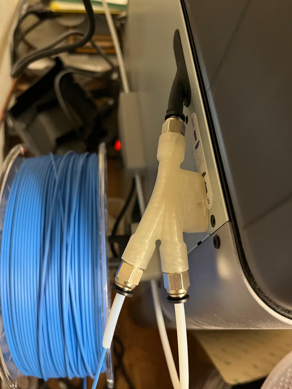 Bambu Lab Y-Splitter | PC4-M6 connector and magnet
