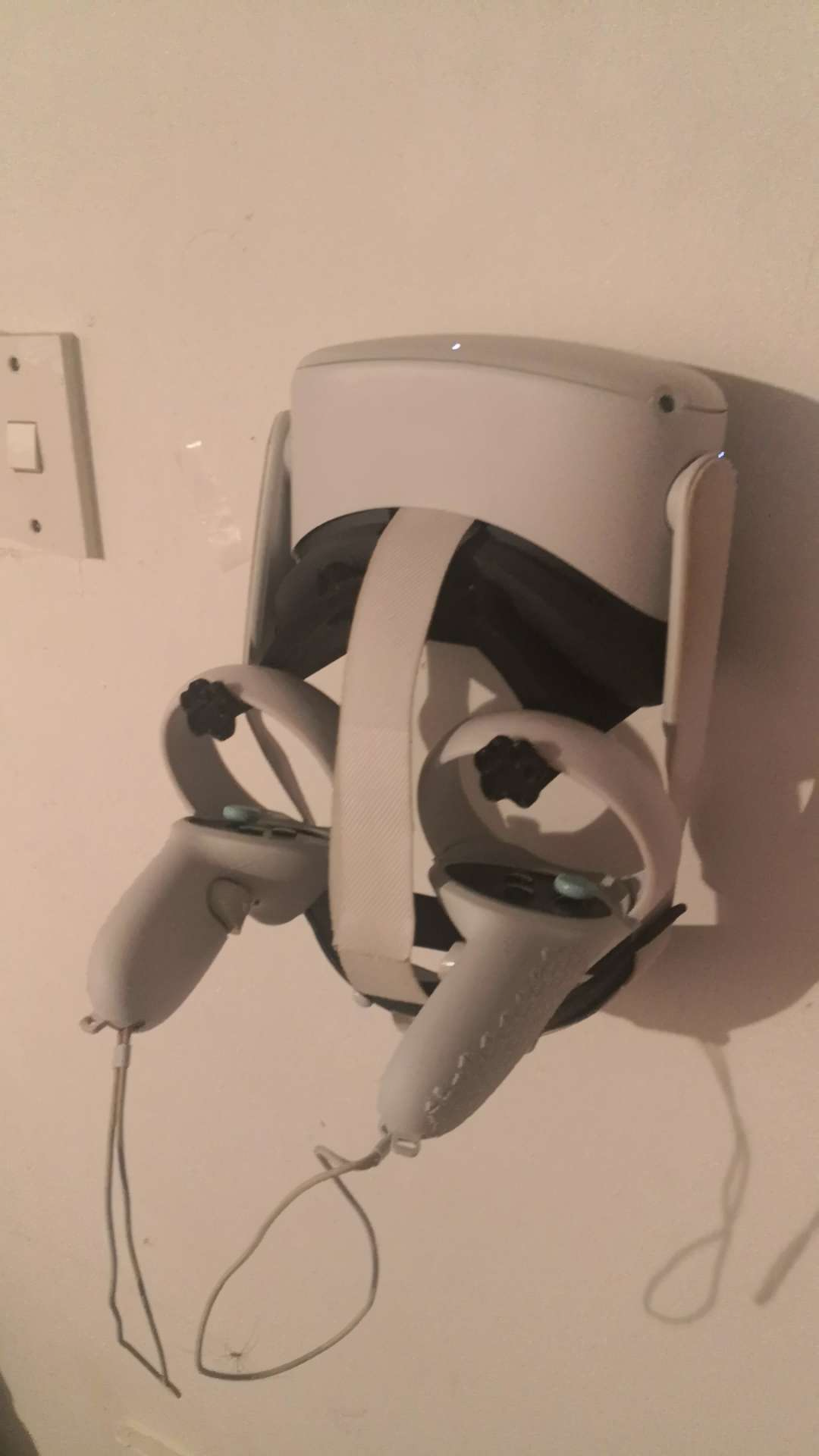 Cat wall mounted holder for Oculus Quest 1/2/3