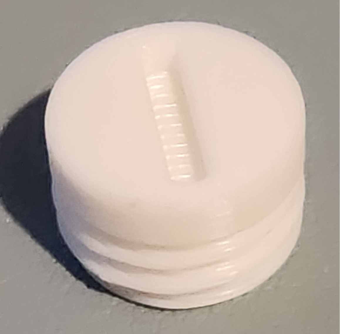 Flush retaining bolt for GOEWS
