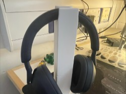 Headphone stand
