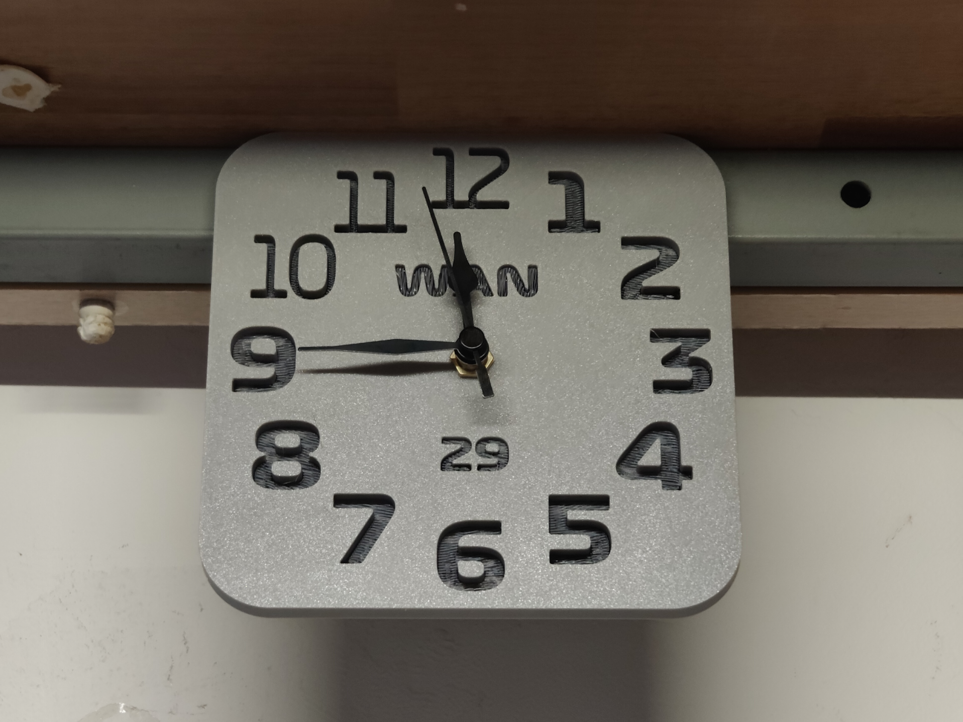 magnetic clock