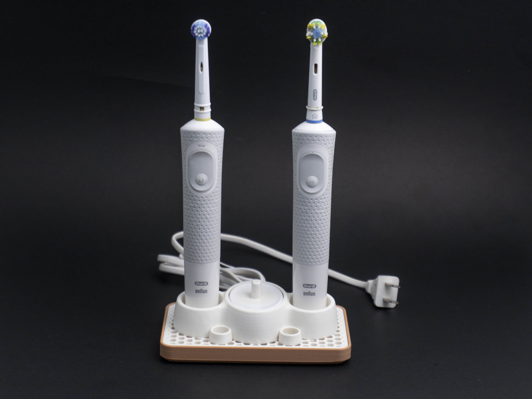 Oral-B Dual Toothbrush + Charger holder