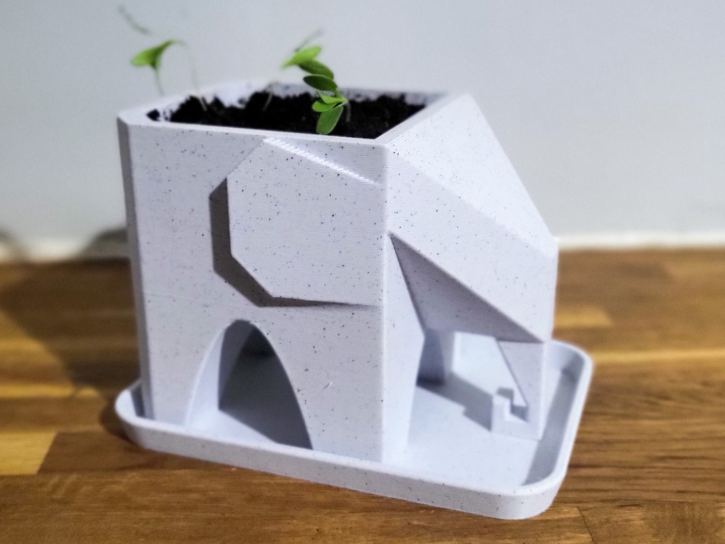 Low Poly Elephant with drip tray
