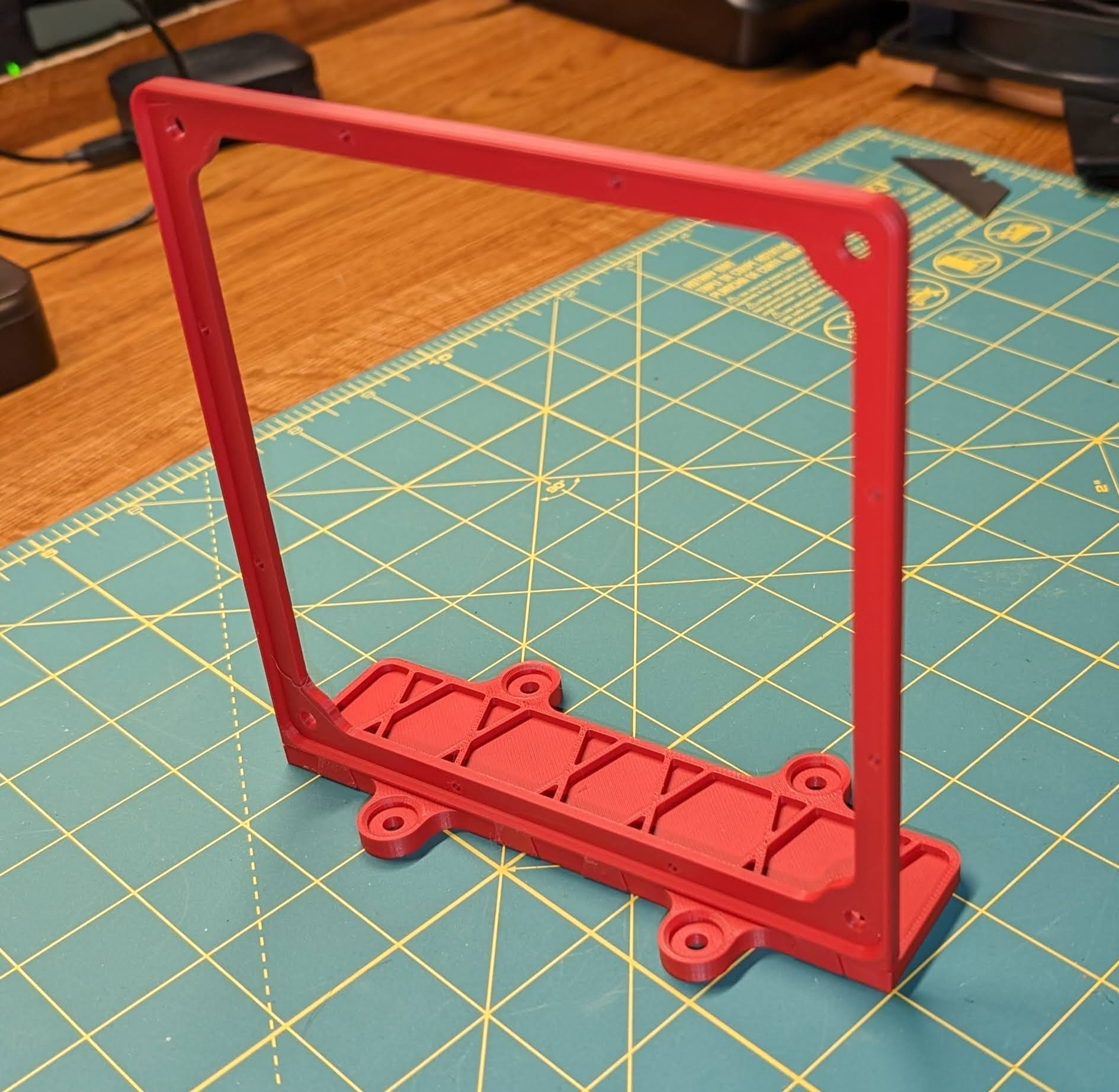 140mm upright radiator bracket with modular cover holes
