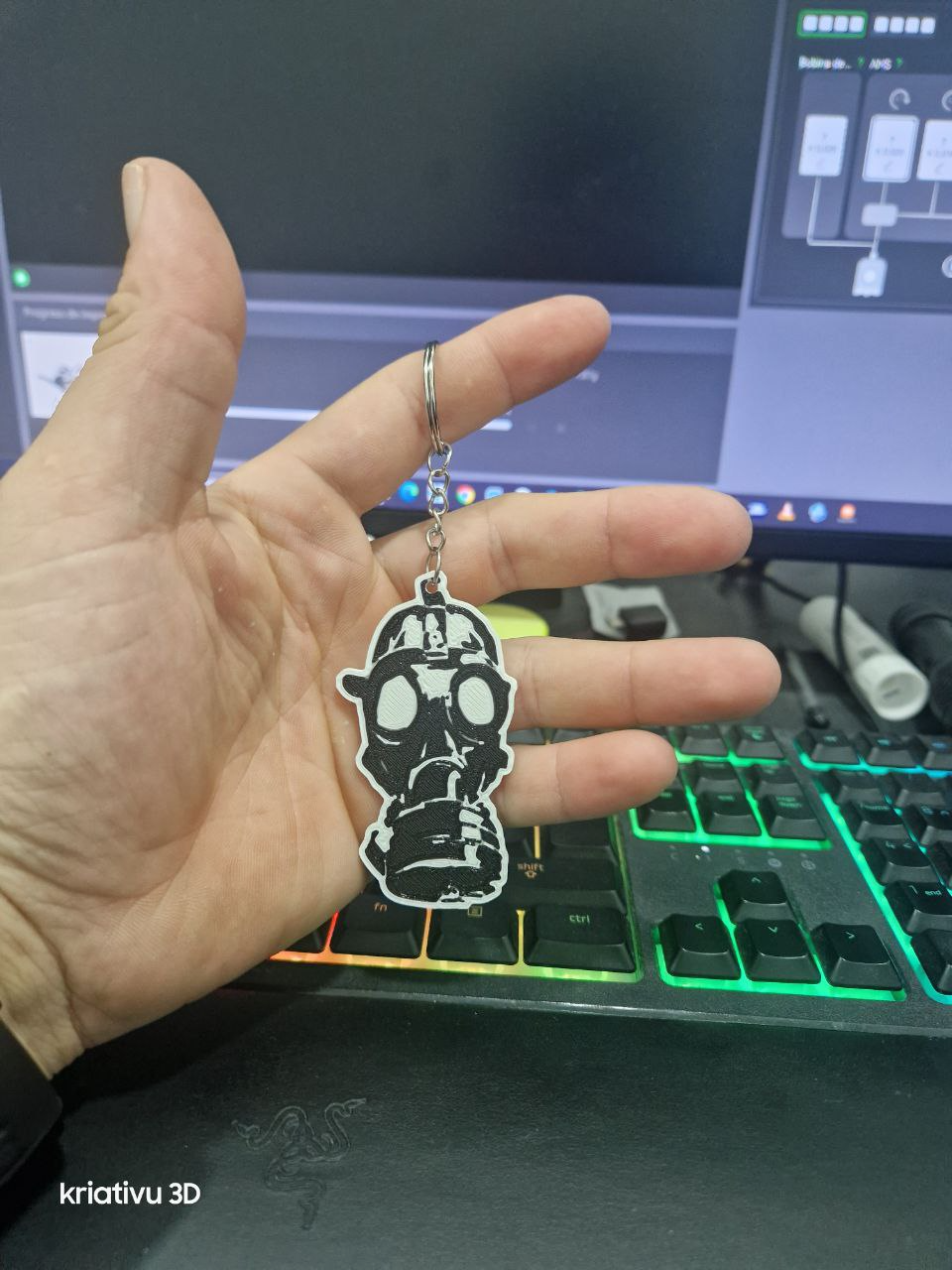 keychain Gas mask