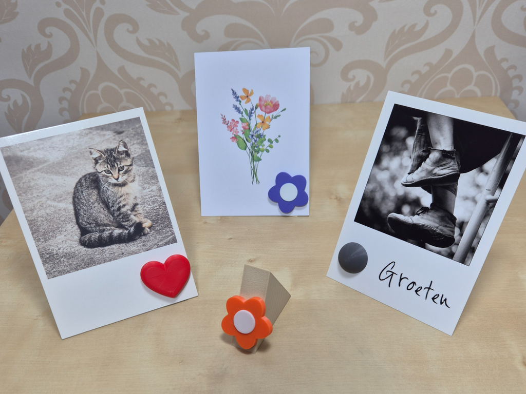 Magnetic Photo Card Holder with Decorative Magnets