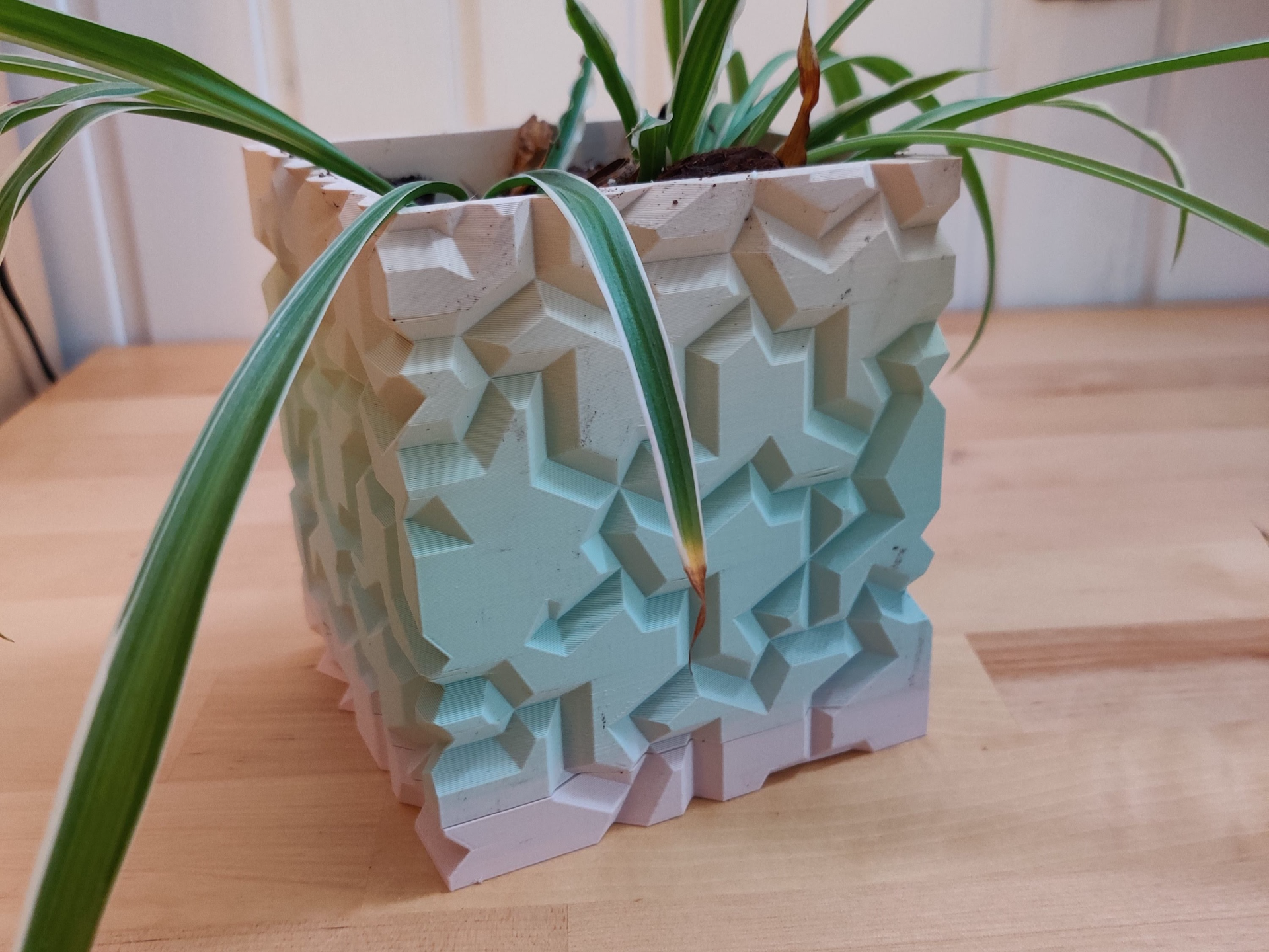 Square einstein tile planter with drainage