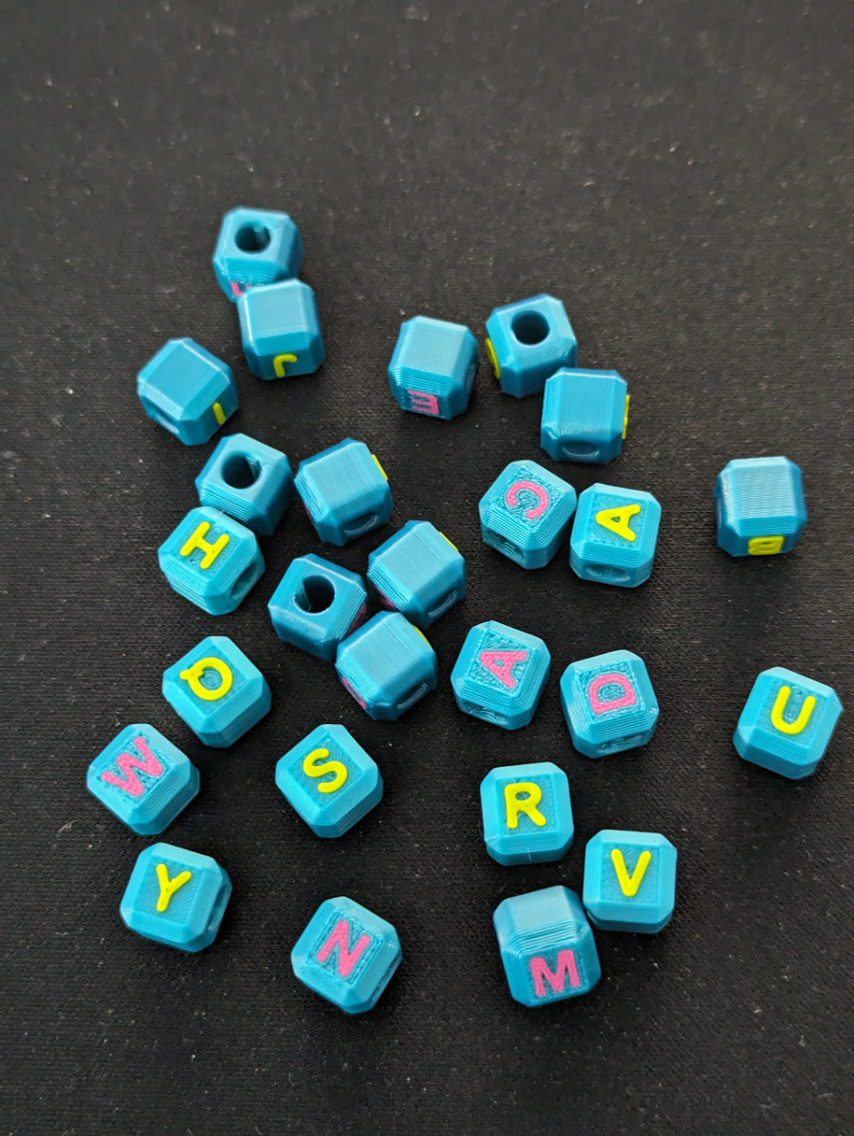 Letters&numbers CUBES collar-keychain-pendant EASY FAST PRINT