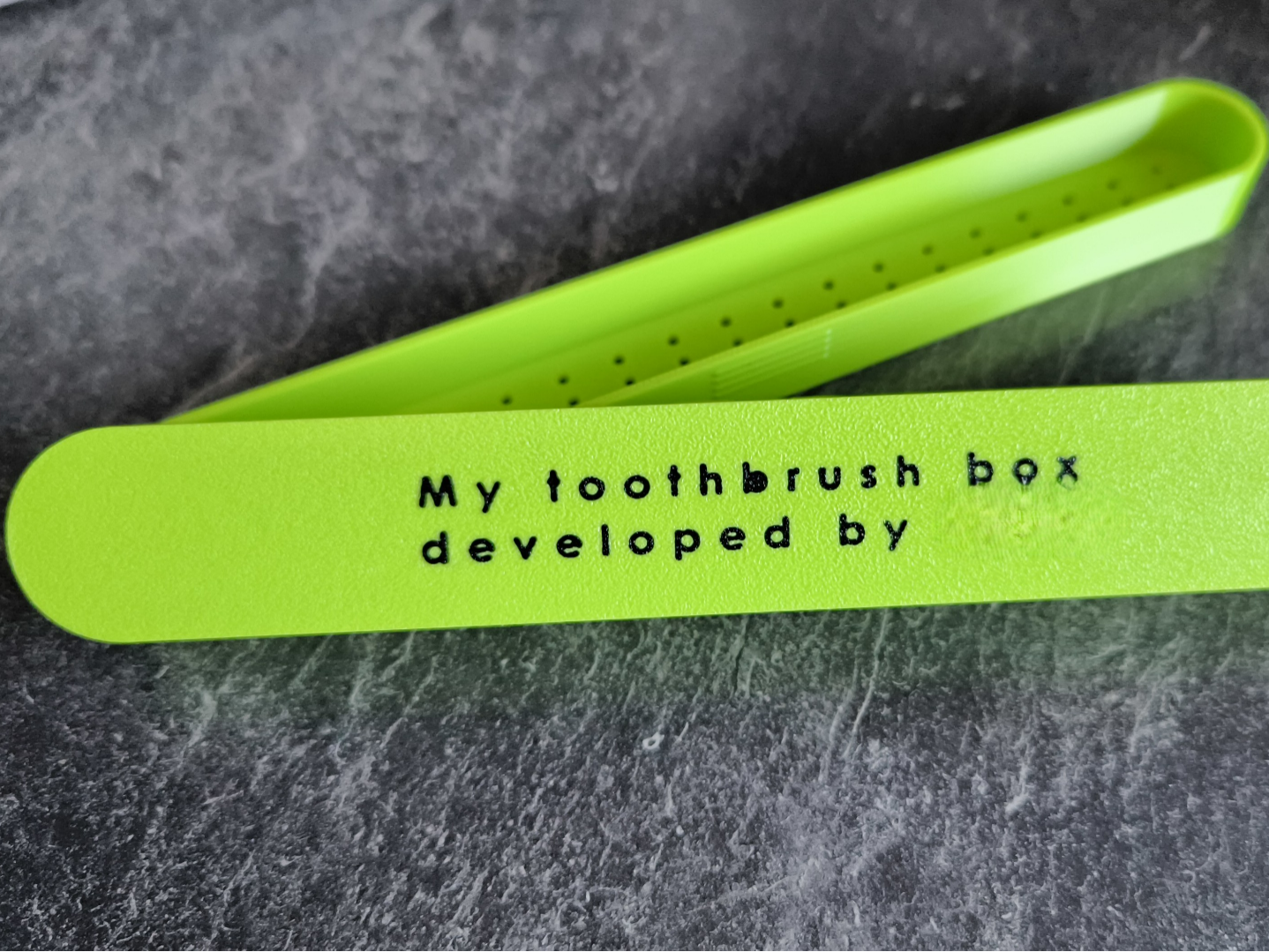 Zahnbürstenbox - Dose - Toothbrush box 210 x 18 mm