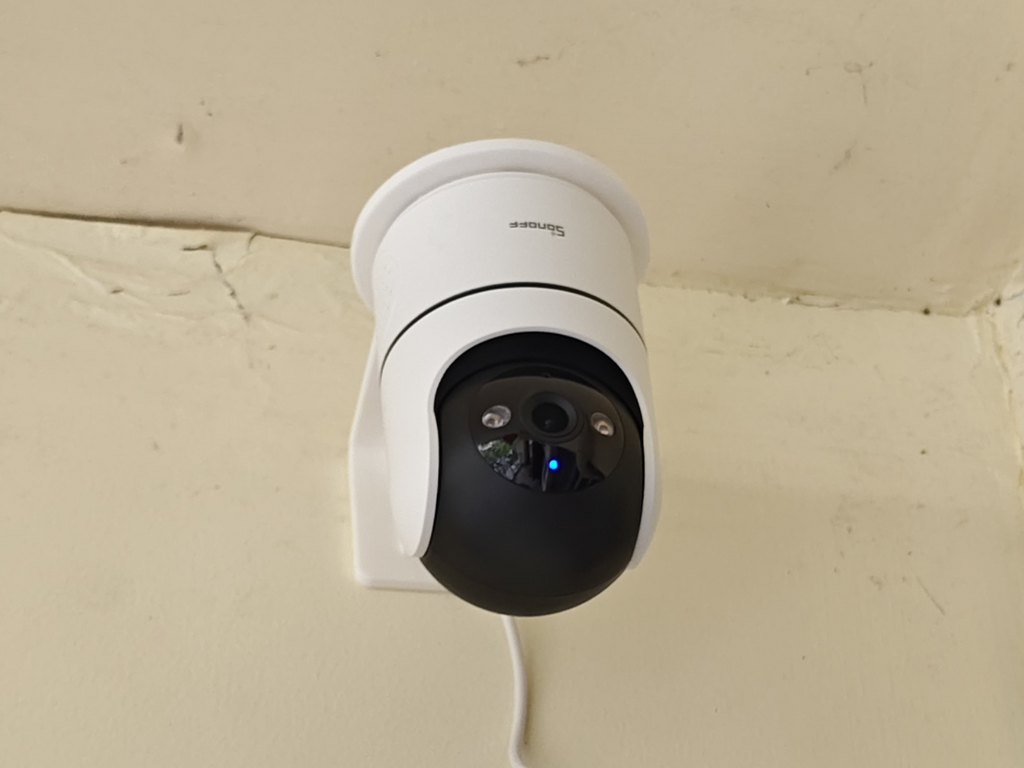 L-Shaped Vertical Mount for SONOFF CAM-PT2 Camera