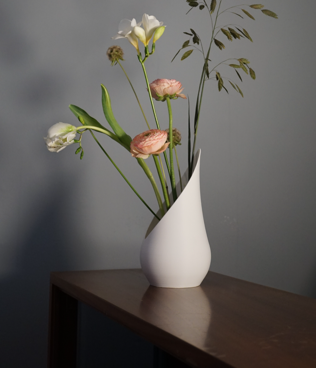 Modern Vase with Integrated Flower Frog
