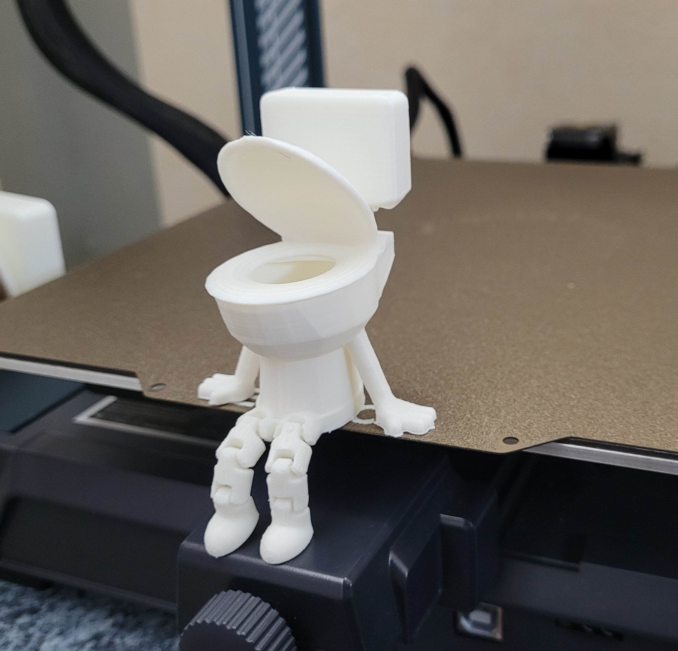 Klo'nchy / Calibration Toilet 2.0