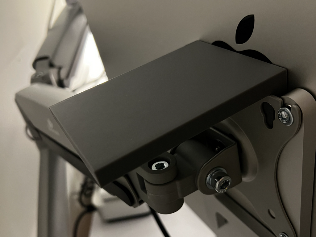 Apple Studio Display VESA shelf